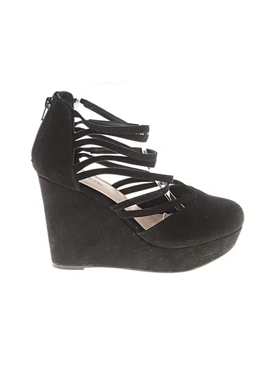 Pre-owned Torrid Wedges In Black