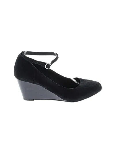 Pre-owned Torrid Wedges In Black