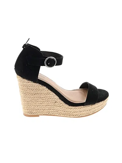 Pre-owned Torrid Wedges In Black