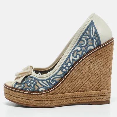 Pre-owned Tory Burch Blue/white Leather And Lace Jackie Wedge Pumps Size 35.5