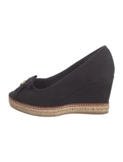 Pre-owned Tory Burch Canvas Bow Accents Pumps In Black