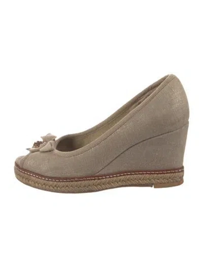 Pre-owned Tory Burch Canvas Espadrilles In Neutral