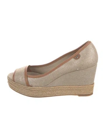 Pre-owned Tory Burch Canvas Leather Trim Embellishment Pumps In Neutral