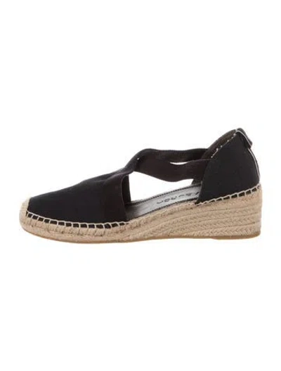 Pre-owned Tory Burch Canvas Pumps In Black