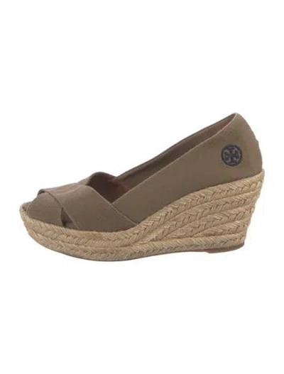 Pre-owned Tory Burch Canvas Pumps In Brown