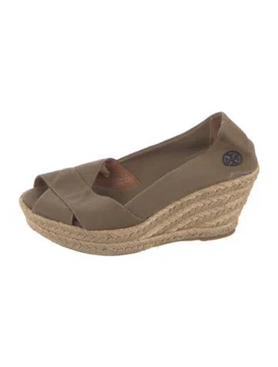 Pre-owned Tory Burch Canvas Pumps In Brown