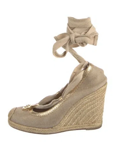 Pre-owned Tory Burch Canvas Pumps In Gold