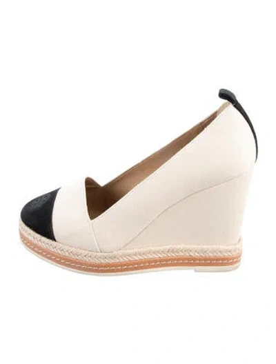 Pre-owned Tory Burch Canvas Pumps In Neutrals