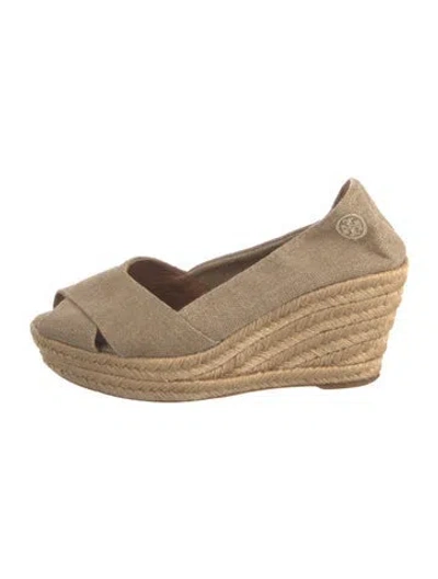 Pre-owned Tory Burch Canvas Pumps In Neutrals