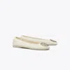 Tory Burch Damen Reva Travel Ballerina In Light Cream/silver