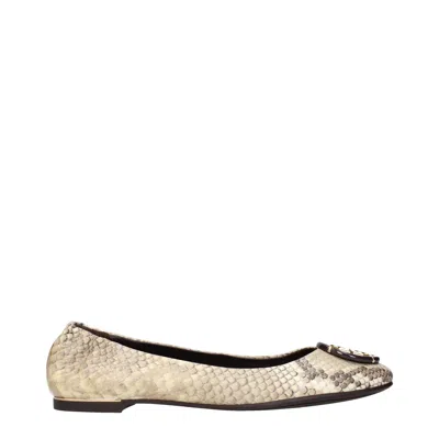 Tory Burch Dancers Beige Skinned Woman In The Desert In Neutral