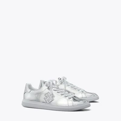 Tory Burch Double T Howell Court Sneaker In Argento