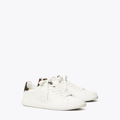 Tory Burch Double T Howell Court Sneaker In Titanium White/creta