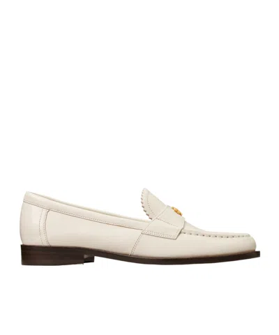 TORY BURCH TORY BURCH DOUBLE T LOGO PLAQUE ROUND-TOE LOAFERS