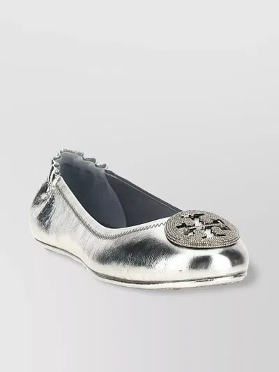 Tory Burch Elasticized Trim Round Toe Metallic Finish Ballerina Shoes In Gray