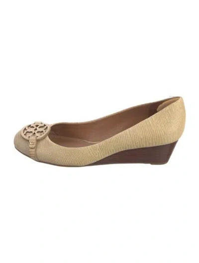 Pre-owned Tory Burch Embossed Leather Pumps In Neutral