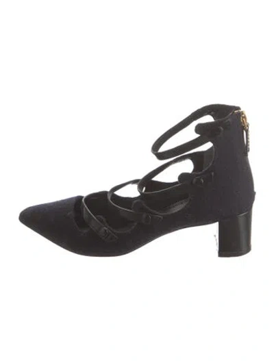 Pre-owned Tory Burch Felt Pumps In Black