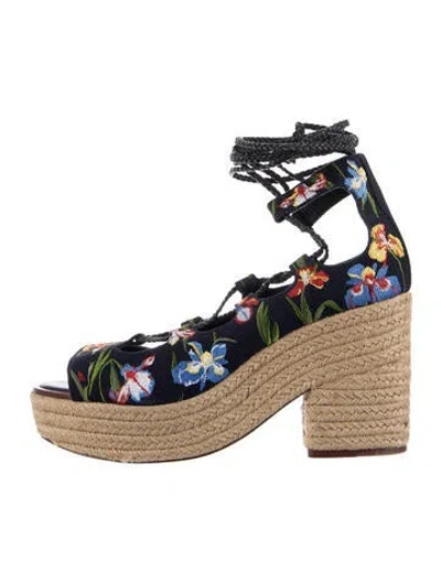 Pre-owned Tory Burch Floral Print Embroidered Accent Pumps In Blue