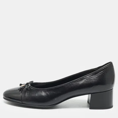 Pre-owned Tory Burch Laila Size 40 Black Leather And Patent Bow Cap Toe Block Heel Pumps