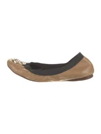 Pre-owned Tory Burch Leather Ballet Flats In Neutral