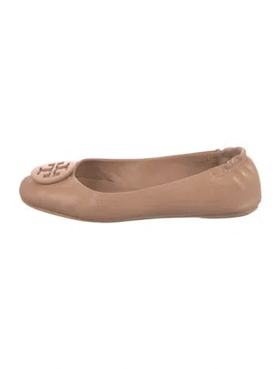 Pre-owned Tory Burch Leather Ballet Flats In Neutral