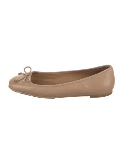 Pre-owned Tory Burch Leather Bow Accents Ballet Flats In Neutral