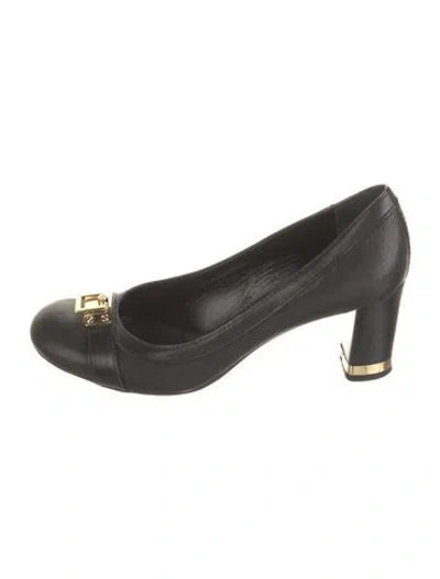 Pre-owned Tory Burch Leather Chain-link Accents Pumps In Black