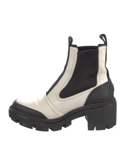 Pre-owned Tory Burch Leather Chelsea Boots In White