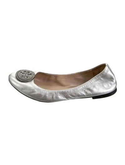Pre-owned Tory Burch Leather Crystal Embellishments Ballet Flats In Metallic/silver