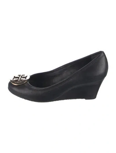 Pre-owned Tory Burch Leather Flats In Black