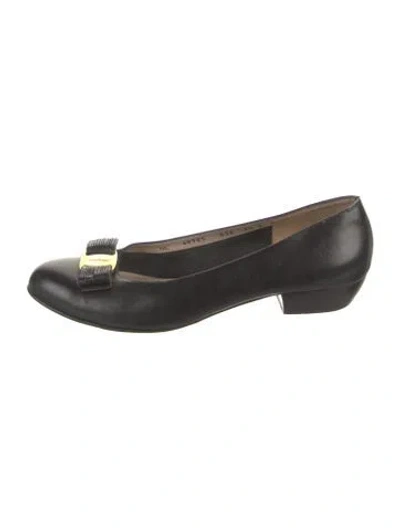 Pre-owned Tory Burch Leather Flats In Black