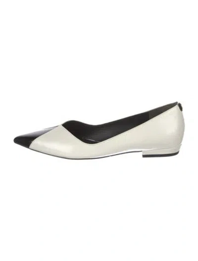 Pre-owned Tory Burch Leather Flats In White