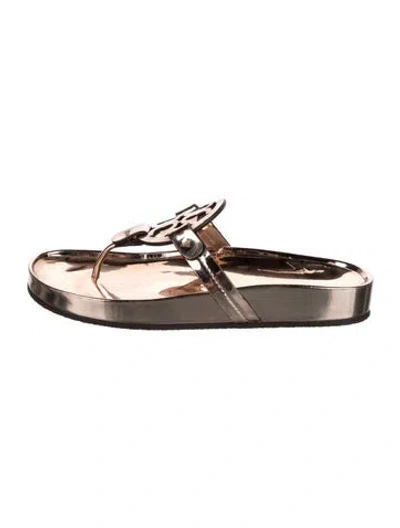 Pre-owned Tory Burch Leather Flip Flops In Metallic/neutrals