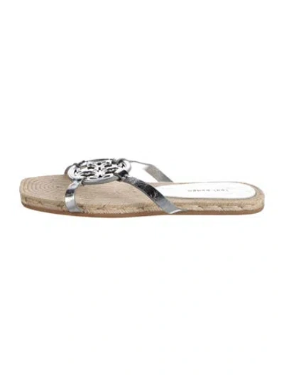 Pre-owned Tory Burch Leather Flip Flops In Neutral