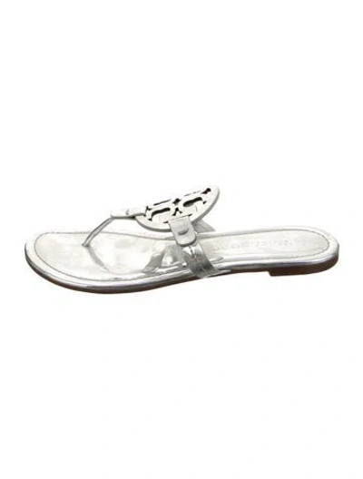 Pre-owned Tory Burch Leather Flip Flops In Silver