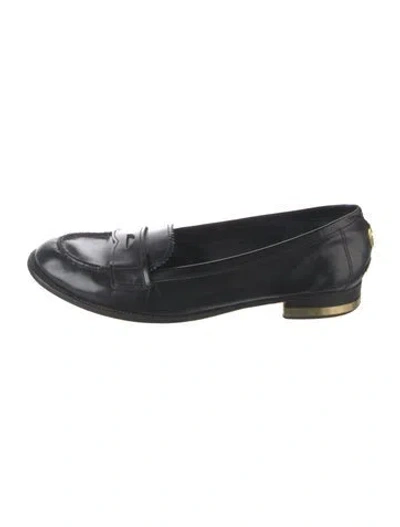Pre-owned Tory Burch Leather Loafers In Black