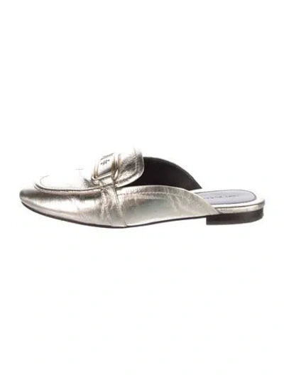 Pre-owned Tory Burch Leather Loafers In Gold/metallic