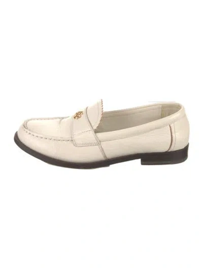 Pre-owned Tory Burch Leather Loafers In Neutral