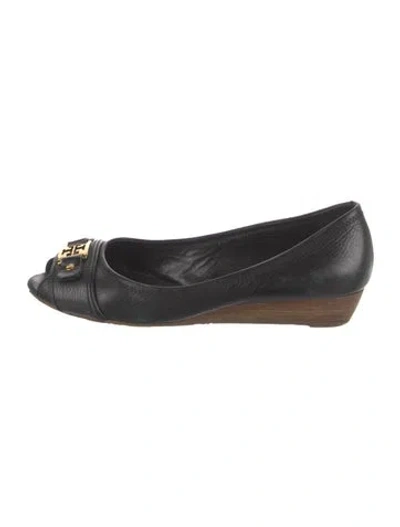 Pre-owned Tory Burch Leather Pumps In Black