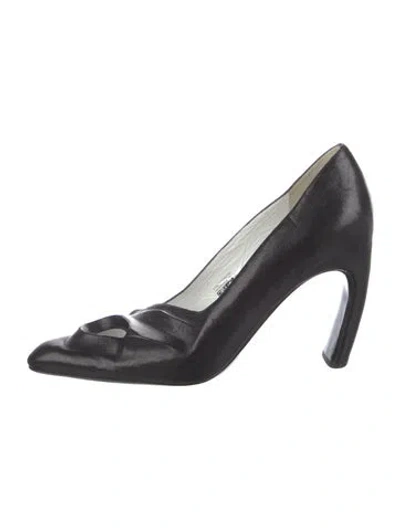 Pre-owned Tory Burch Leather Pumps In Black