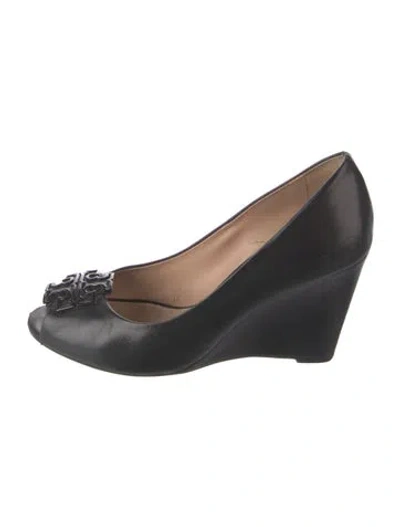Pre-owned Tory Burch Leather Pumps In Black