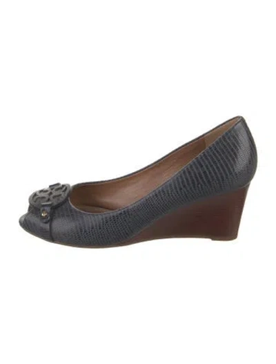 Pre-owned Tory Burch Leather Pumps In Blue