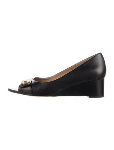 Pre-owned Tory Burch Leather Pumps In Blue