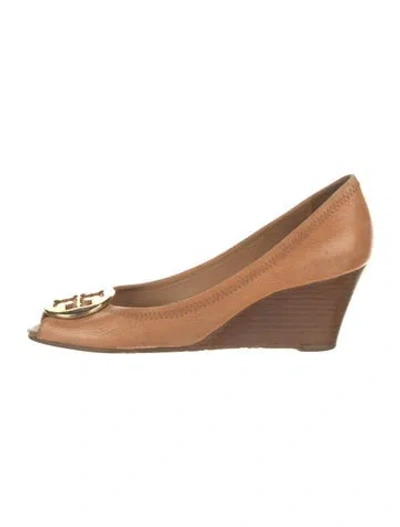 Pre-owned Tory Burch Leather Pumps In Brown