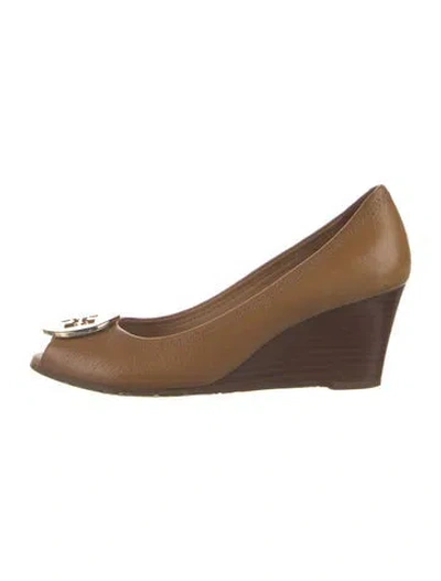 Pre-owned Tory Burch Leather Pumps In Brown