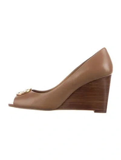 Pre-owned Tory Burch Leather Pumps In Brown
