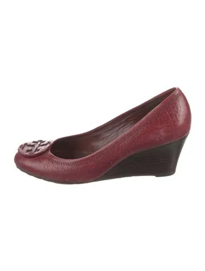Pre-owned Tory Burch Leather Pumps In Burgundy