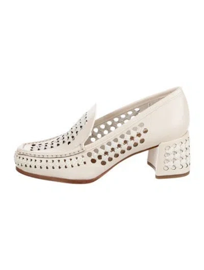 Pre-owned Tory Burch Leather Pumps In Neutral