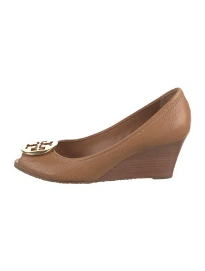 Pre-owned Tory Burch Leather Pumps In Neutral