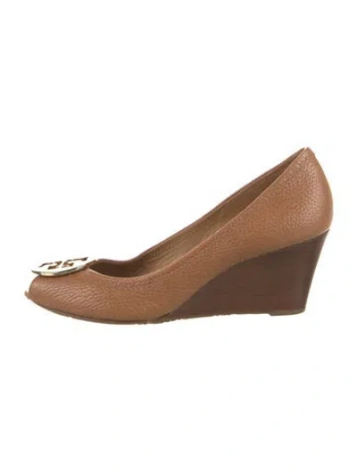 Pre-owned Tory Burch Leather Pumps In Neutrals